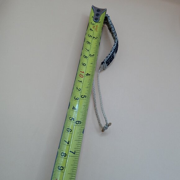 Handmade Woven Macramé Thread Bracelet with Geometric Patterns - Picture 8 of 8